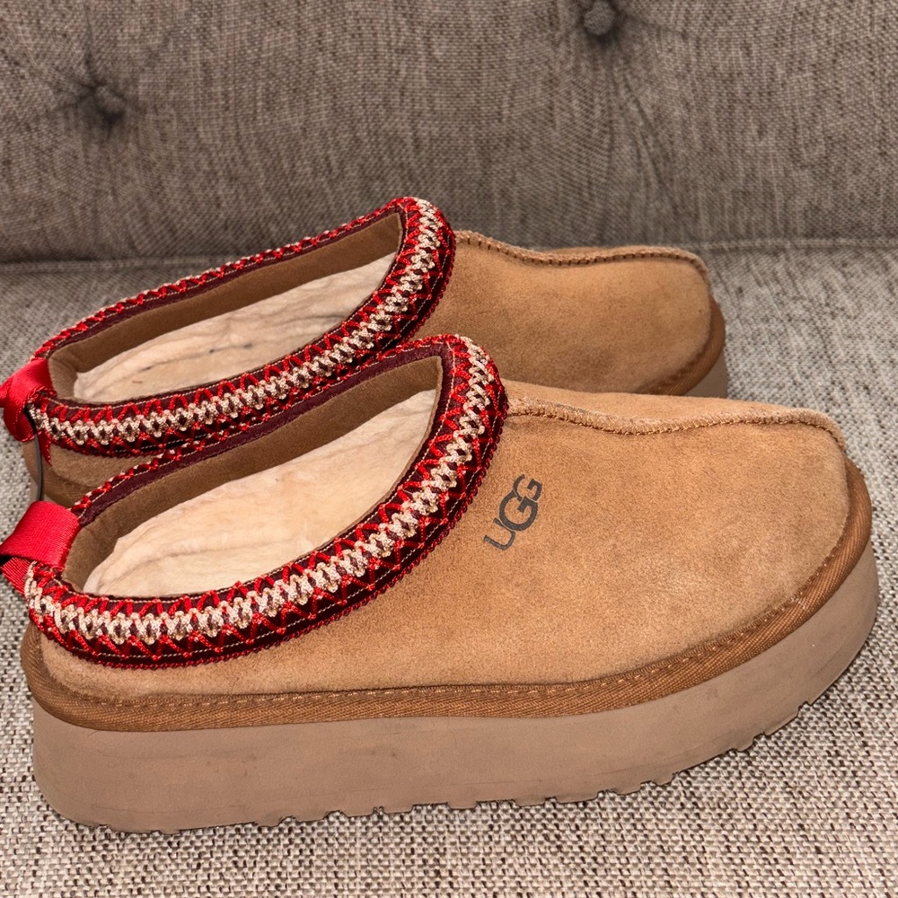 Ugg Women's Tazz platform slippers size 6 - Picture 2 of 7